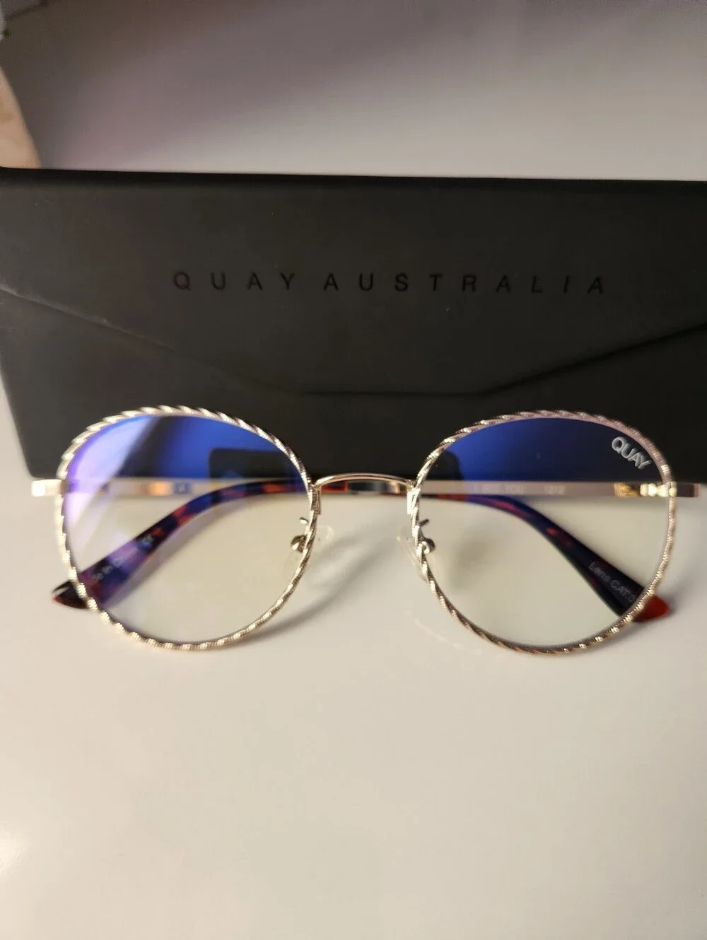 Quay Blue Light And Case